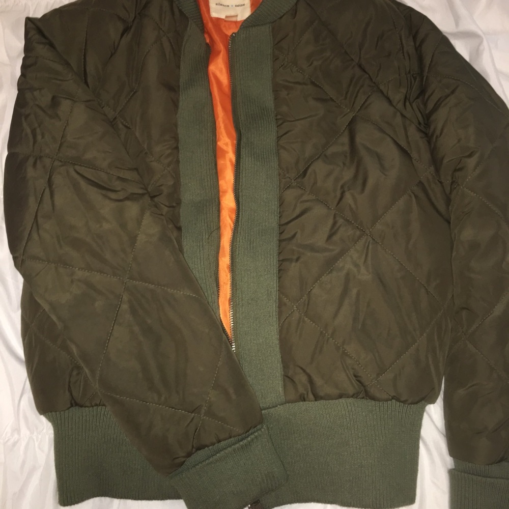 Urban Outfitters army green bomber - Picture 4 of 8